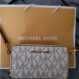 MICHAEL KORS JET SET TRAVEL MF PHONE CROSSBODY BAG